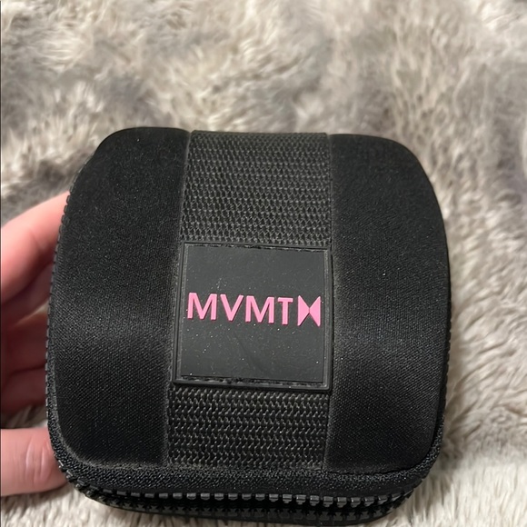 MVMT Watch with case - Picture 3 of 3